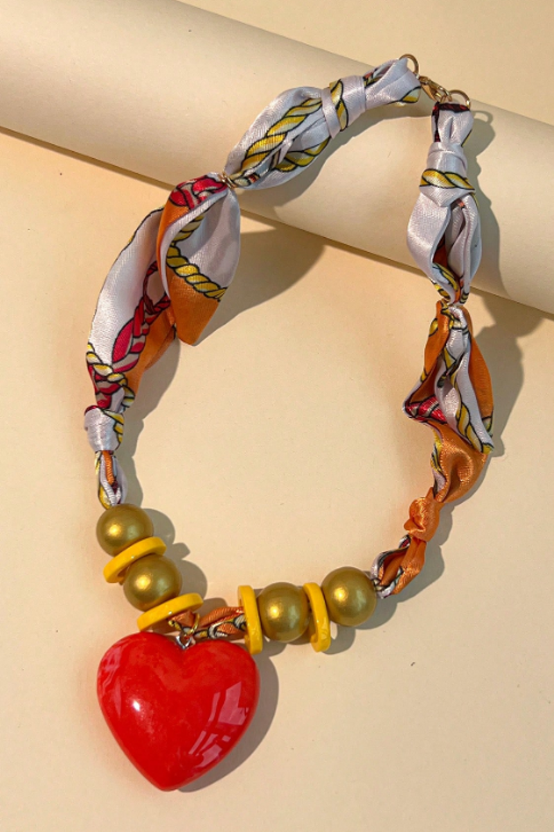 Collar con corazón