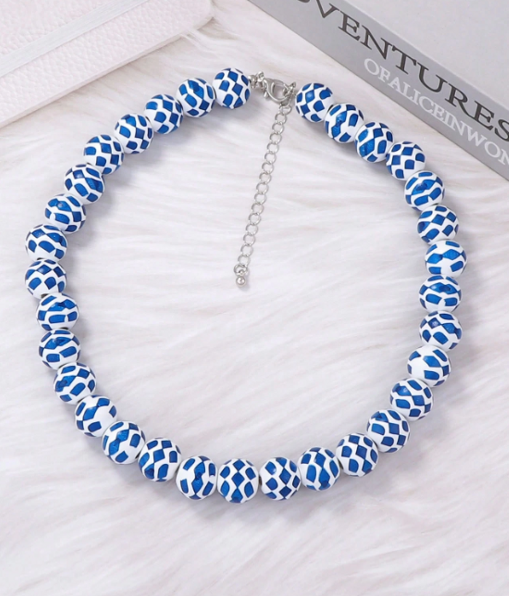Collar con estampado azul