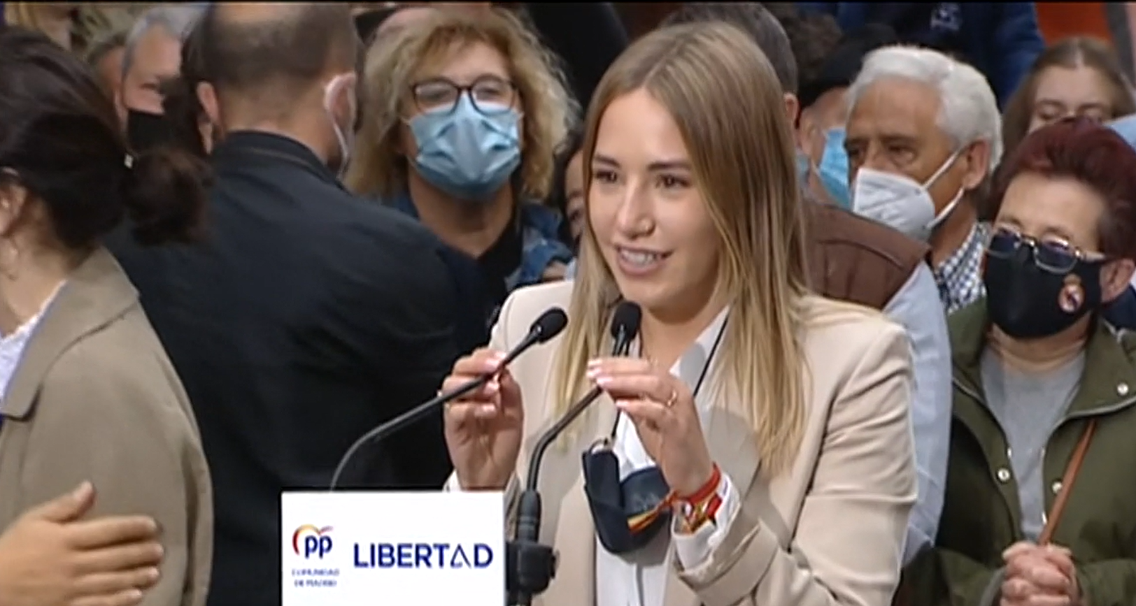 El PP pone de ejemplo a Noelia Núñez y los socialistas mantienen sus ataques