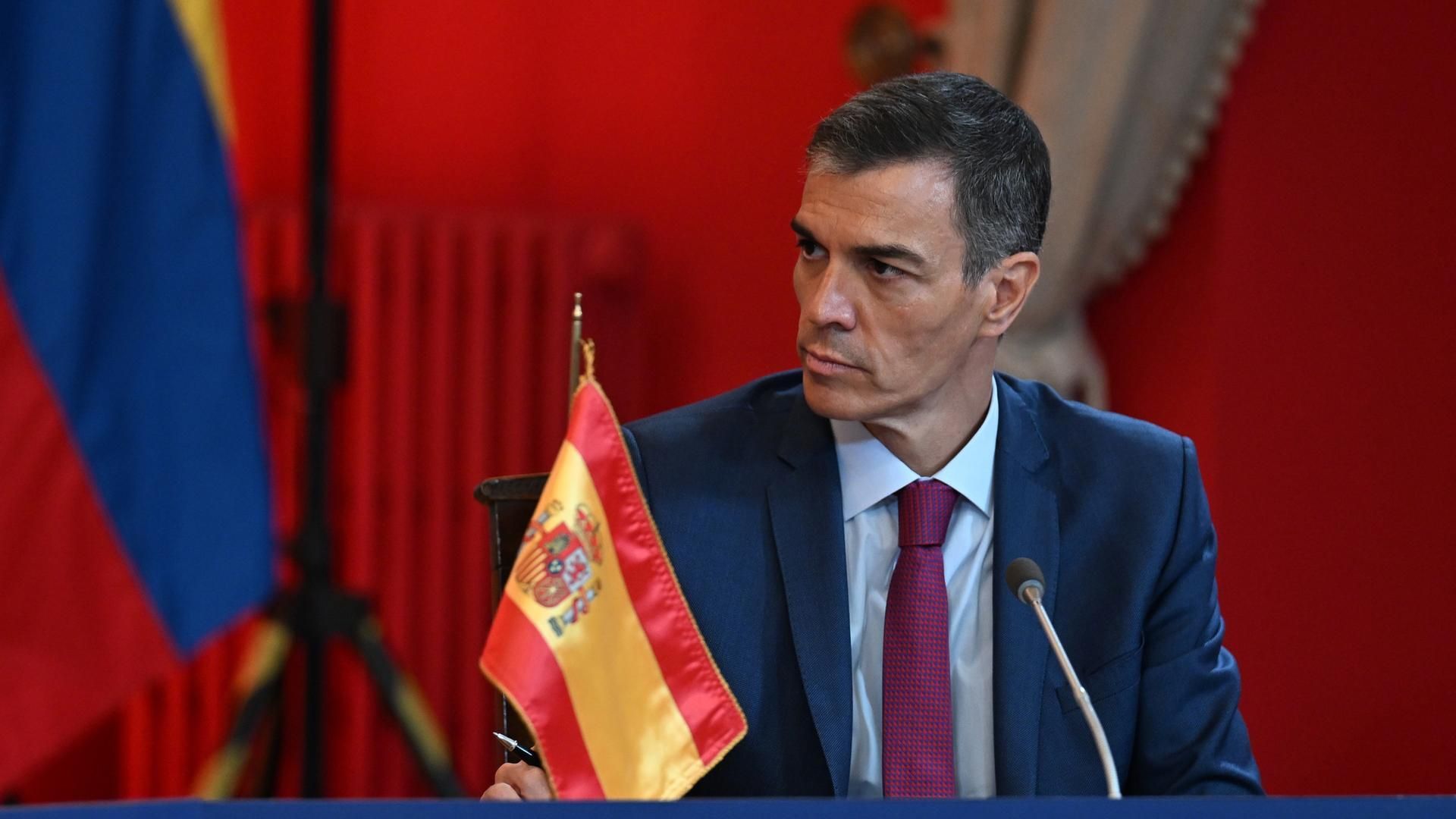 El presidente del Gobierno, Pedro Sánchez, durante la 'Reunión de Alto Nivel, Democracia siempre', en el Palacio de la Moneda, a 21 de julio de 2025, en Santiago de Chile (Chile).