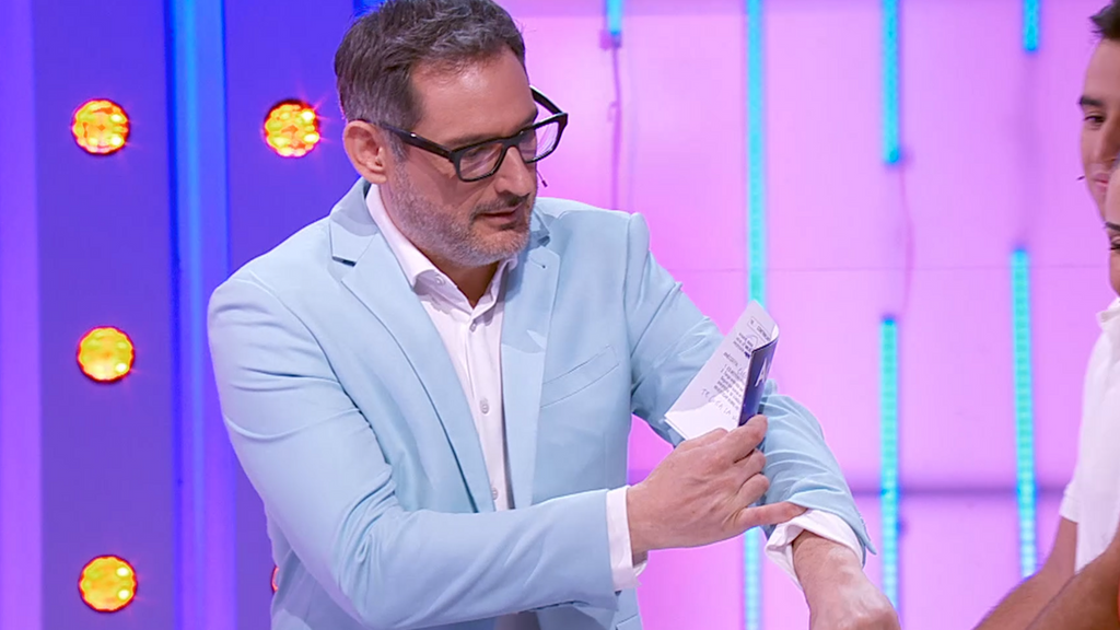 Eugeni Alemany se queda deslumbrado por el nivel de bronceado de un concursante: "¡Qué moreno estás, es increíble!"