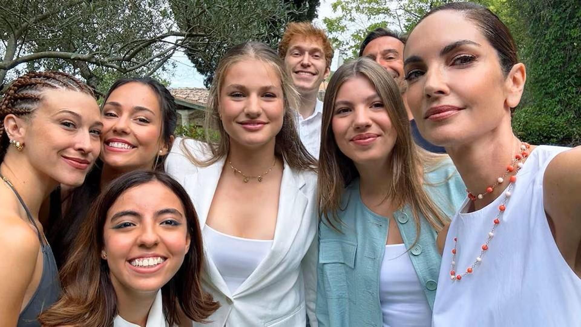 La princesa Leonor y la infanta Sofía con Eugenia Silva