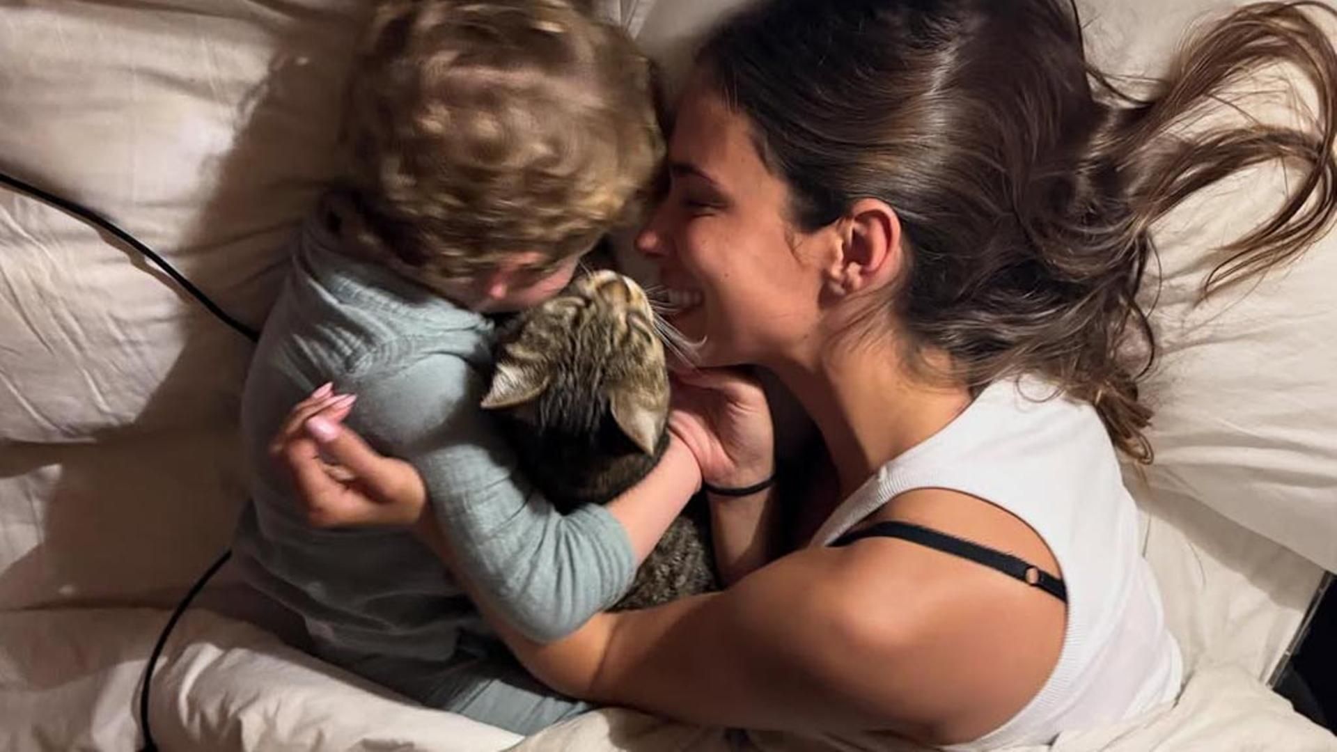 María Pombo y su hijo