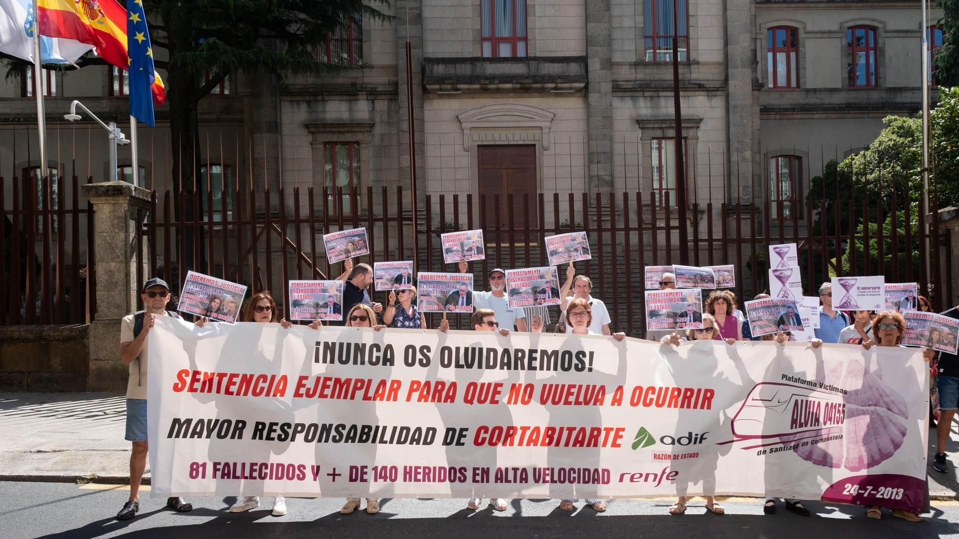 Víctimas del descarrilamiento del tren Alvia en Angrois reclaman un informe independiente del siniestro tras 12 años de lucha