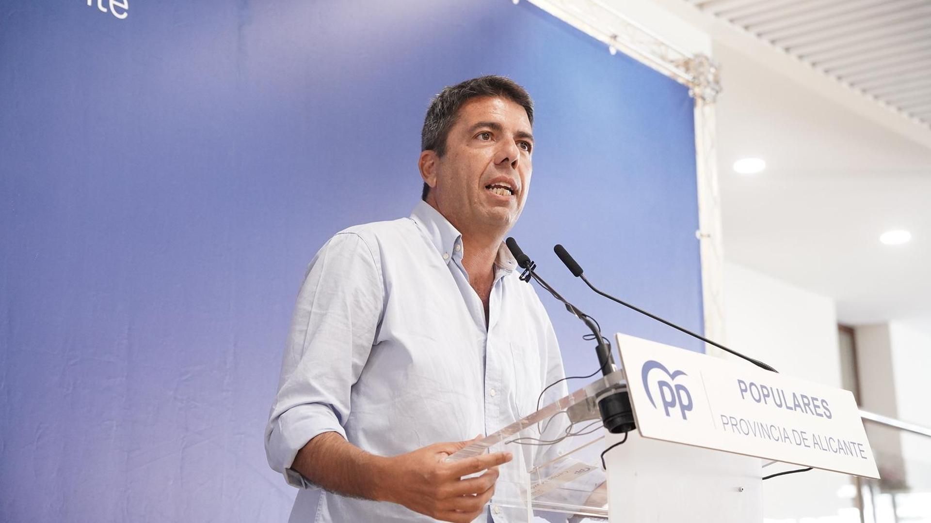 El presidente del PPCV, Carlos Mazón, interviene durante la Junta Directiva Provincial del PP de Alicante, a 25 de julio de 2025