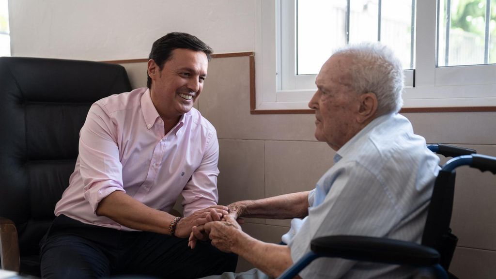 José Antonio Torres, alcalde de Chercos, Almería, junto al Presidente de la Diputación almeriense