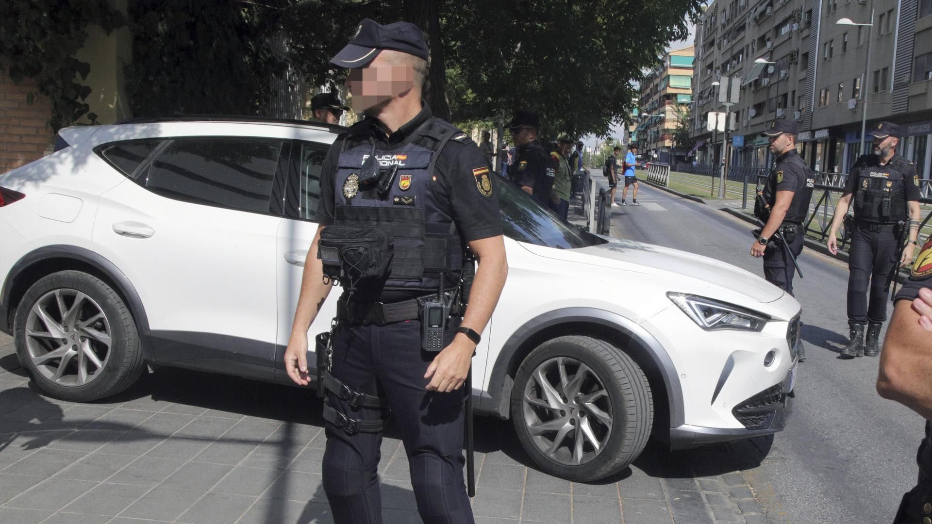 Juana Rivas entrega a su hijo pequeño a Francesco Arcuri: el menor iba contento, según el abogado del padre