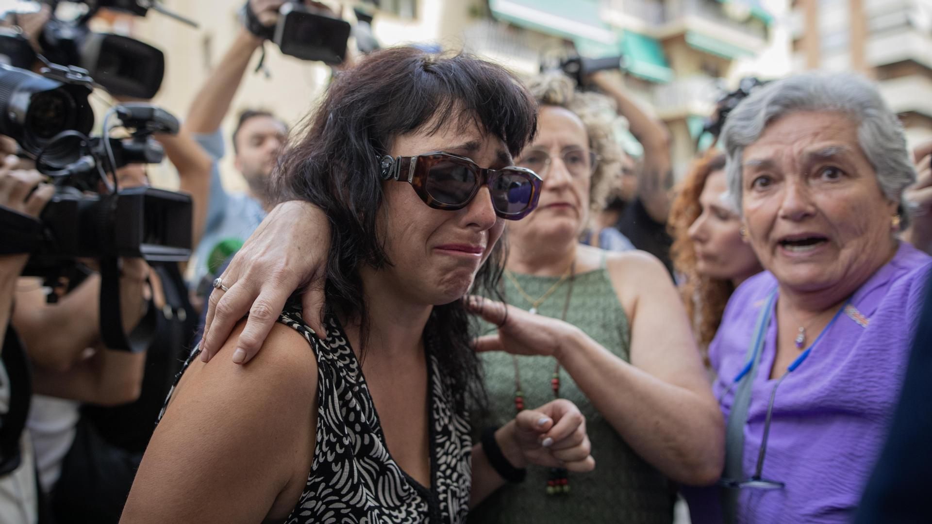 La entrega del hijo menor de Juana Rivas a Francesco Arcuri se deberá producir en condiciones de privacidad