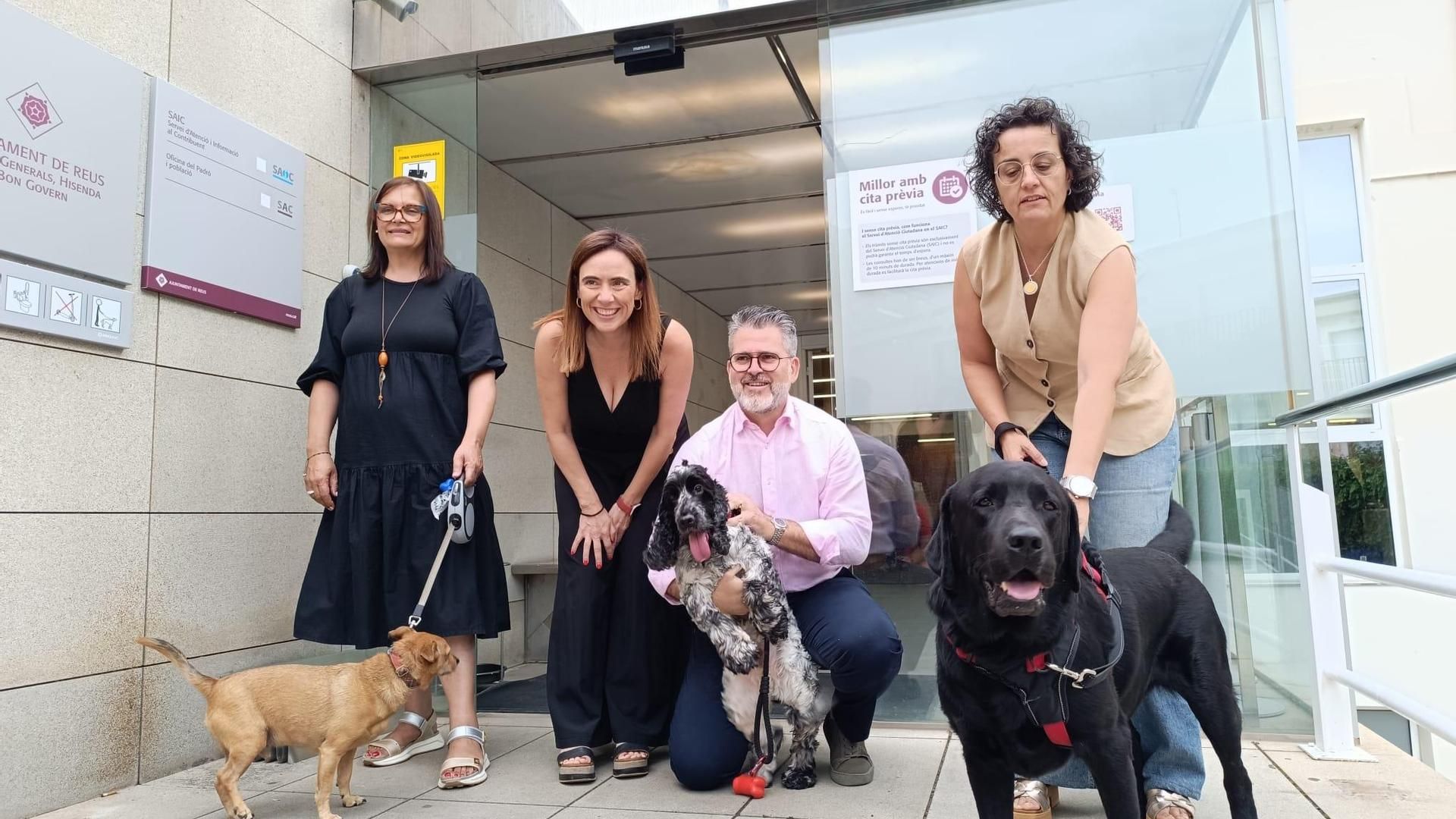 Permiten el acceso de animales en las oficinas de atención ciudadana de Reus