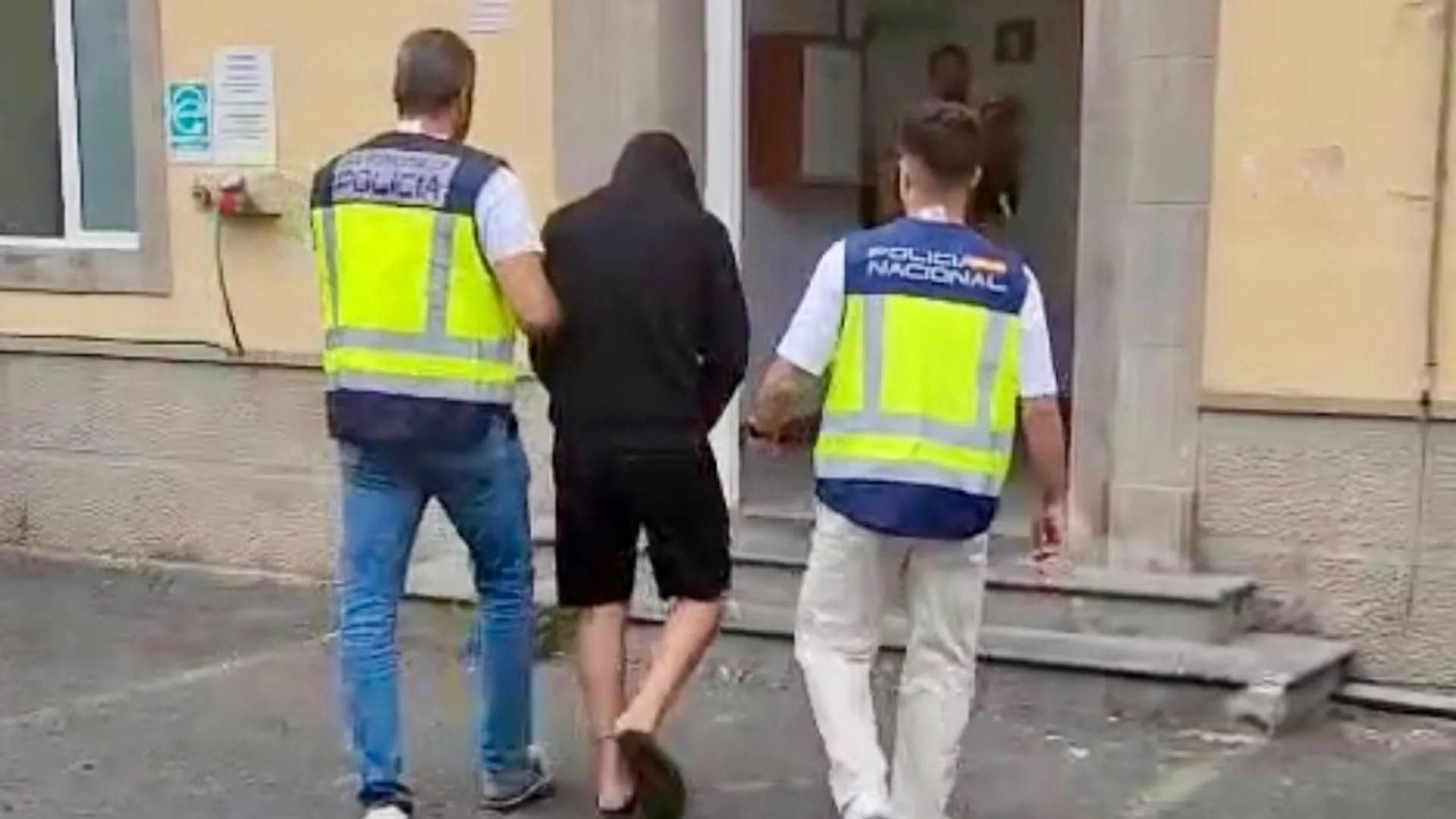 Uno de los detenidos