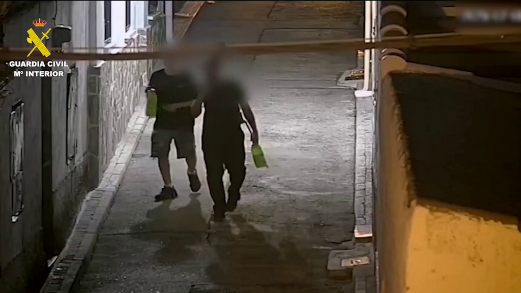 Dos detenidos por arrojar lejía y botellas a personas en situación de vulnerabilidad en Torres de la Alameda