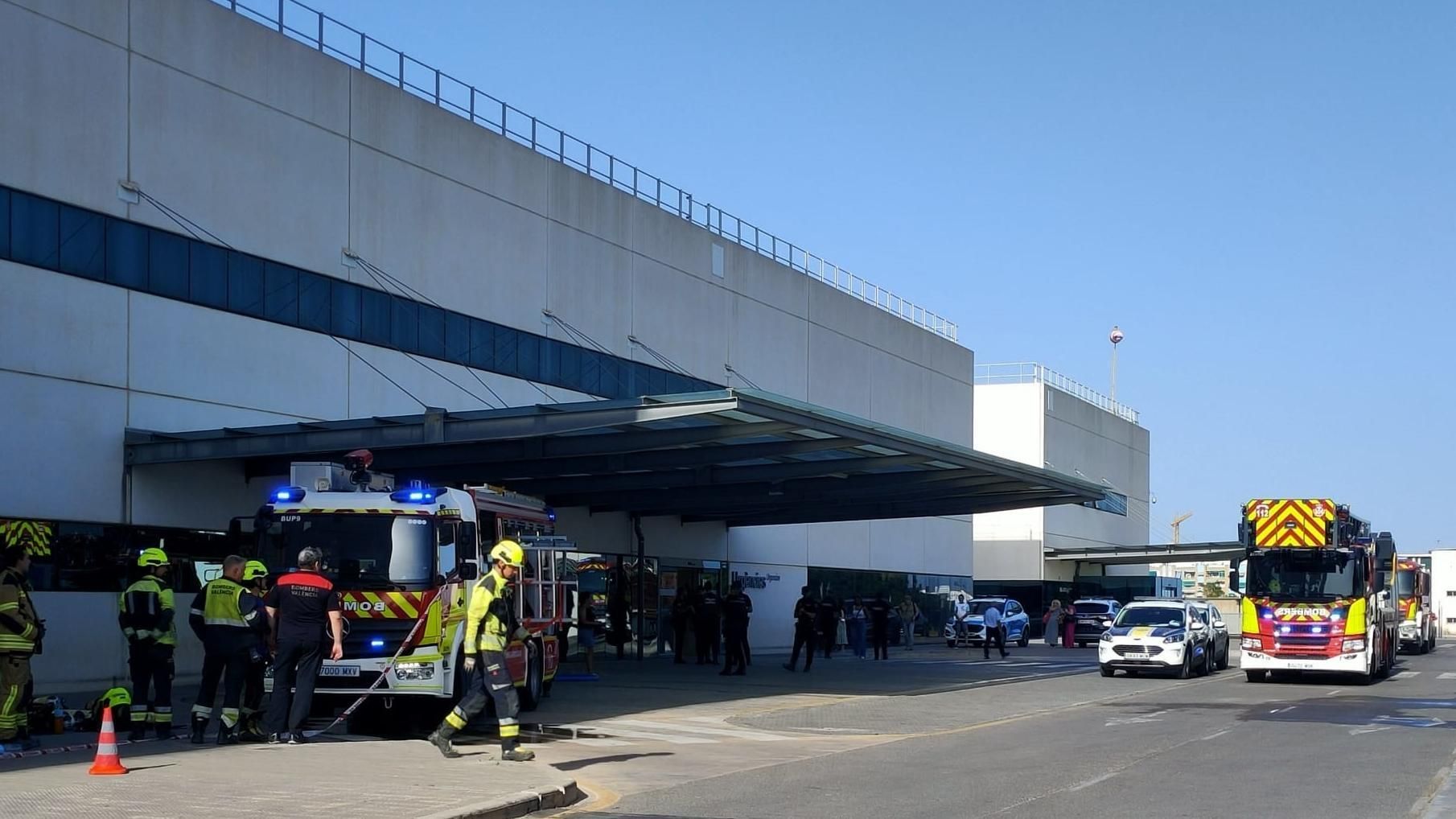 Hospital de la Fe de Valencia donde ha sido trasladado el herido en una deflagración en una gasolinera de Castellón al encenderse un cigarro