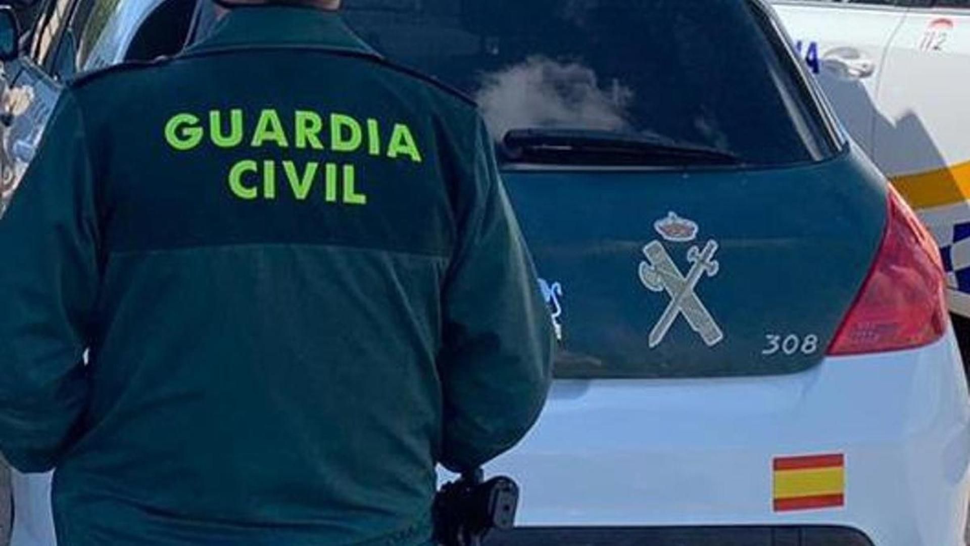 La Guardia Civil detiene a un hombre como presunto autor del atropello de dos personas con un tractor en Ormas, Cantabria