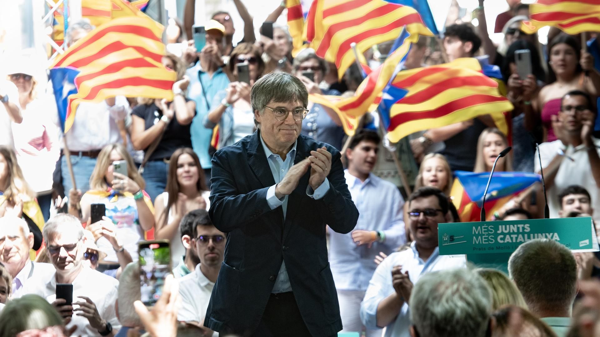Carles Puigdemont reaparece públicamente e insta a no dar por supuesto el voto de Junts