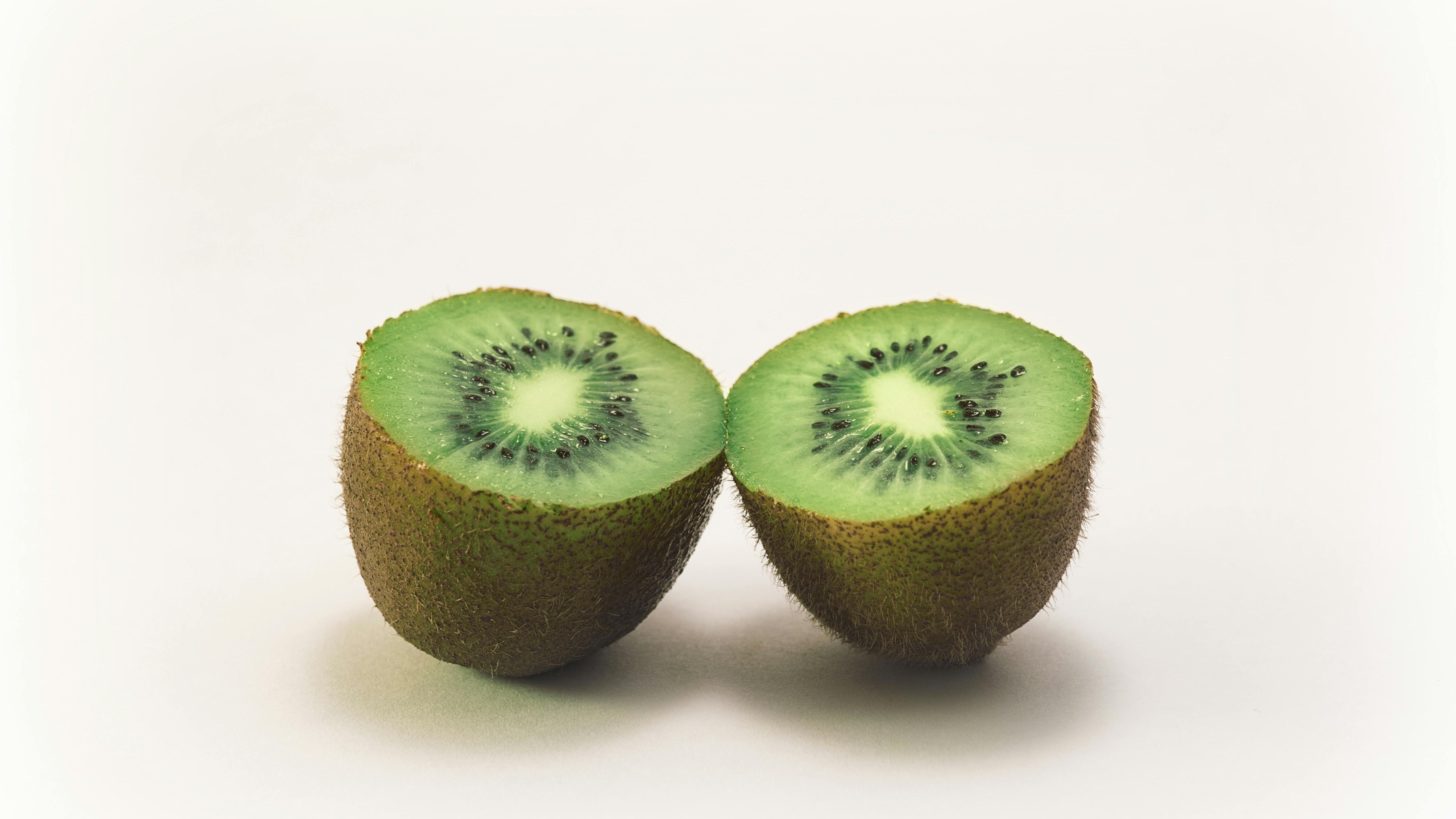 El kiwi es muy rico en vitamina C. FUENTE: Pexels