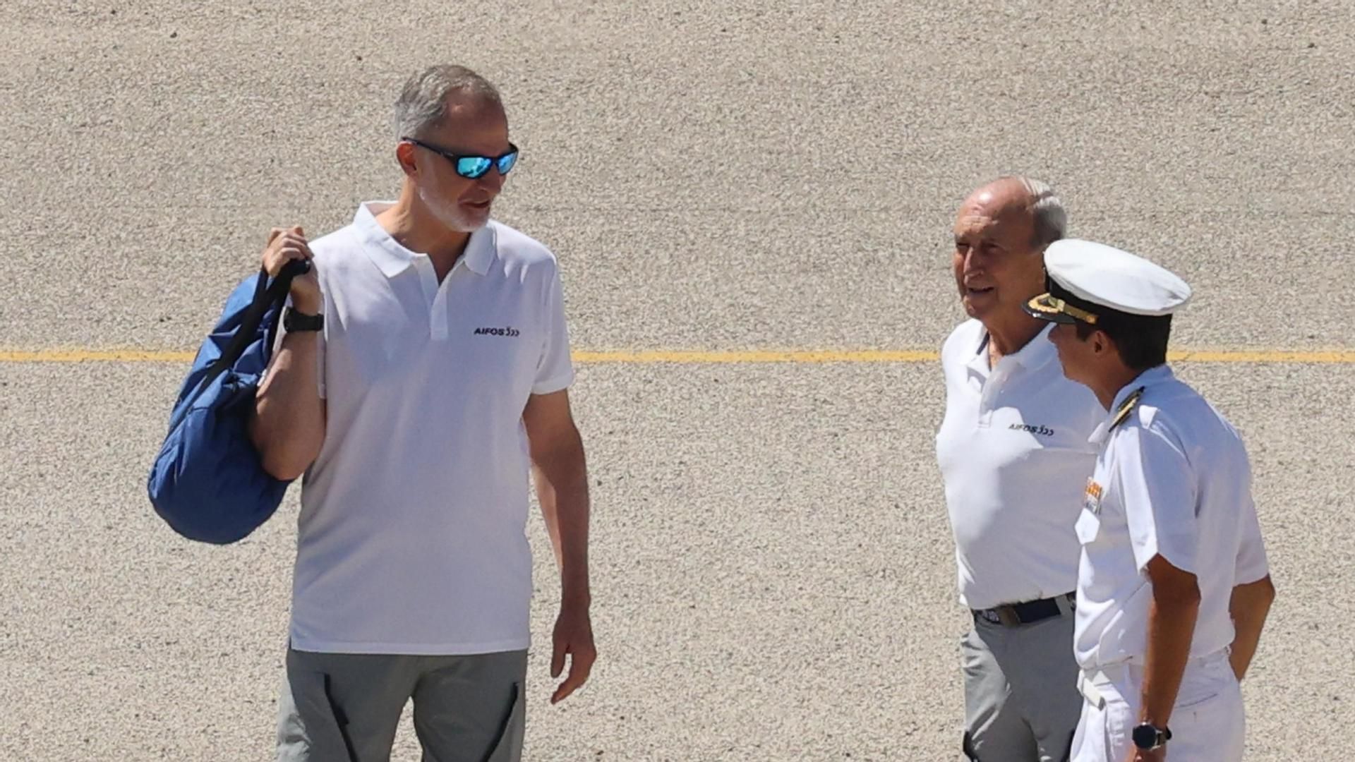 El rey Felipe se embarca en el Aifos antes de comenzar su semana de actos en Palma