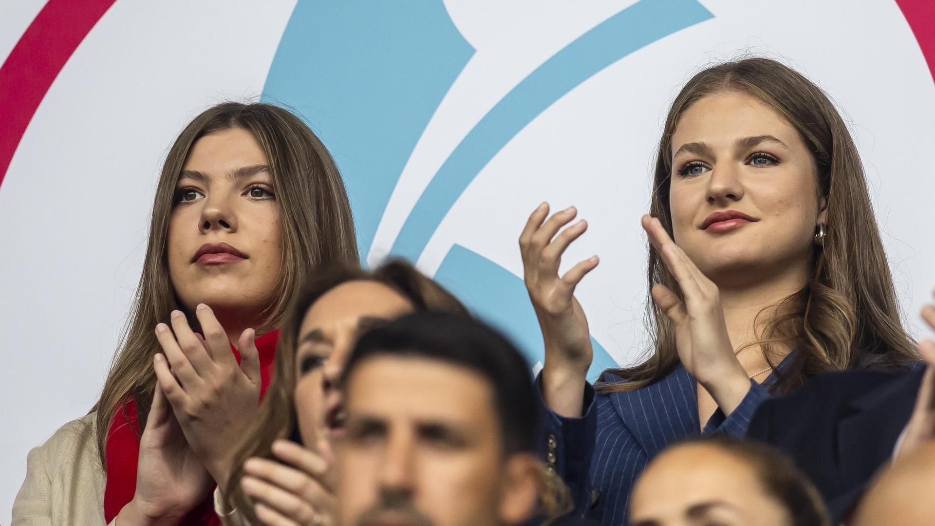 La infanta Sofía y la princesa Leonor en la final de la Eurocopa