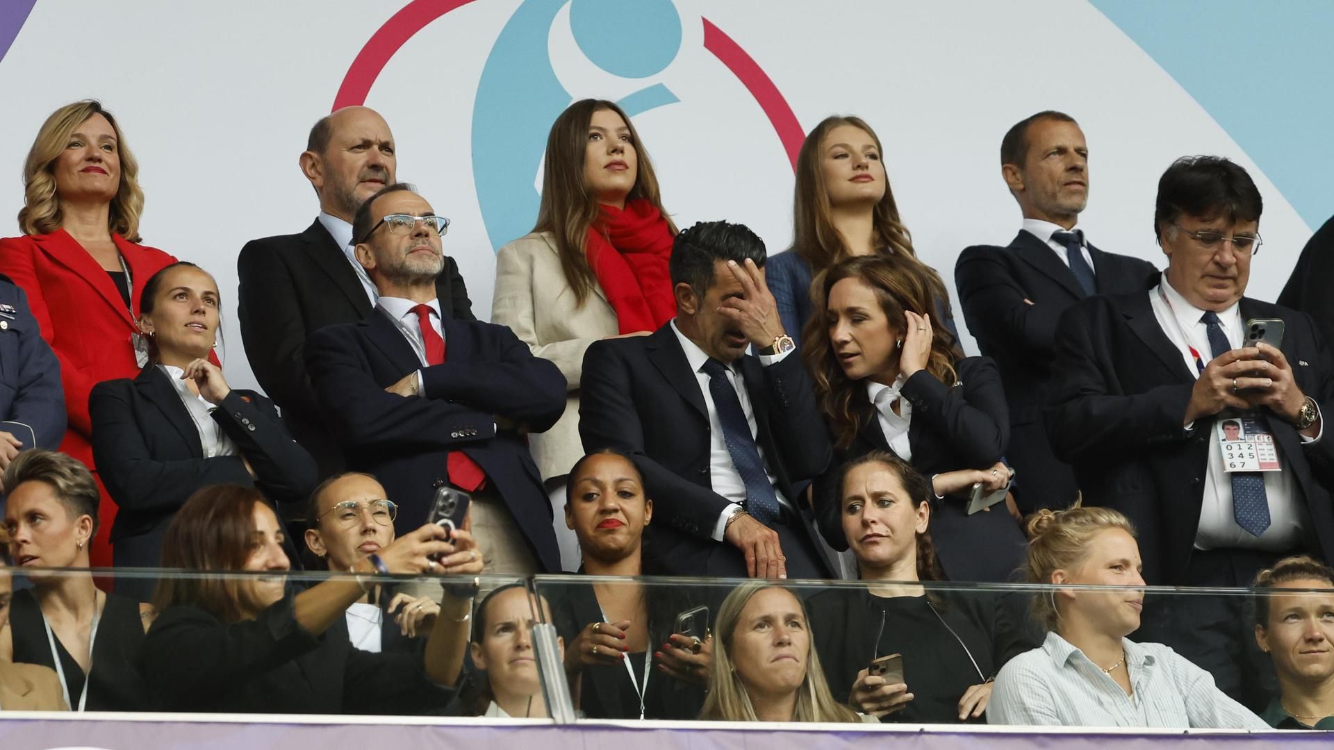 La princesa de Asturias y la infanta Sofía en la final de la Eurocopa