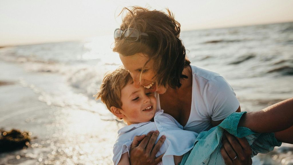 madre e hijo