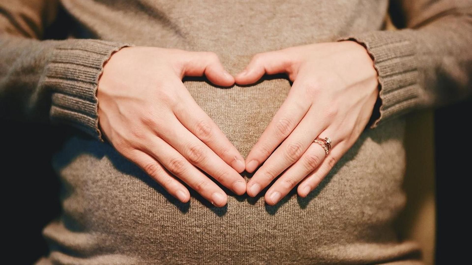 Ayudas económicas por parto o adopción múltiples en España