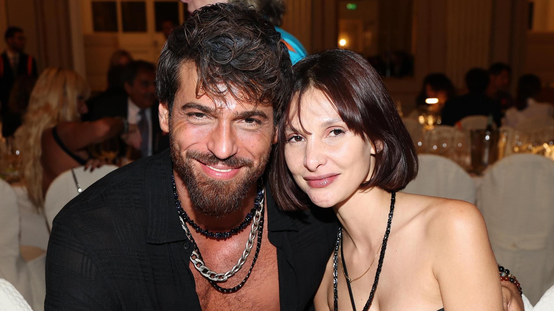 Can Yaman y Sara Bluma