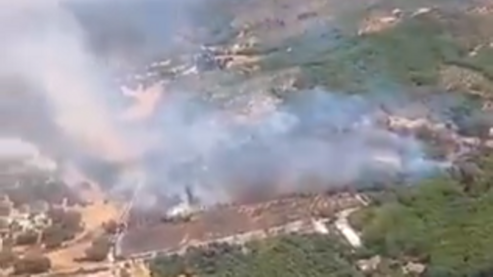 Declarado un incendio forestal en un paraje de Constantina (Sevilla), en la Sierra Morena