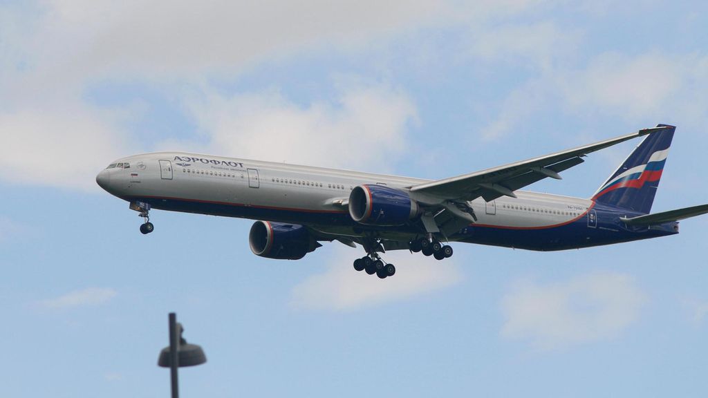 Dos grupos de hackers tumban la infraestructura informática de la aerolínea Aeroflot y la obligan a cancelar decenas de vuelos