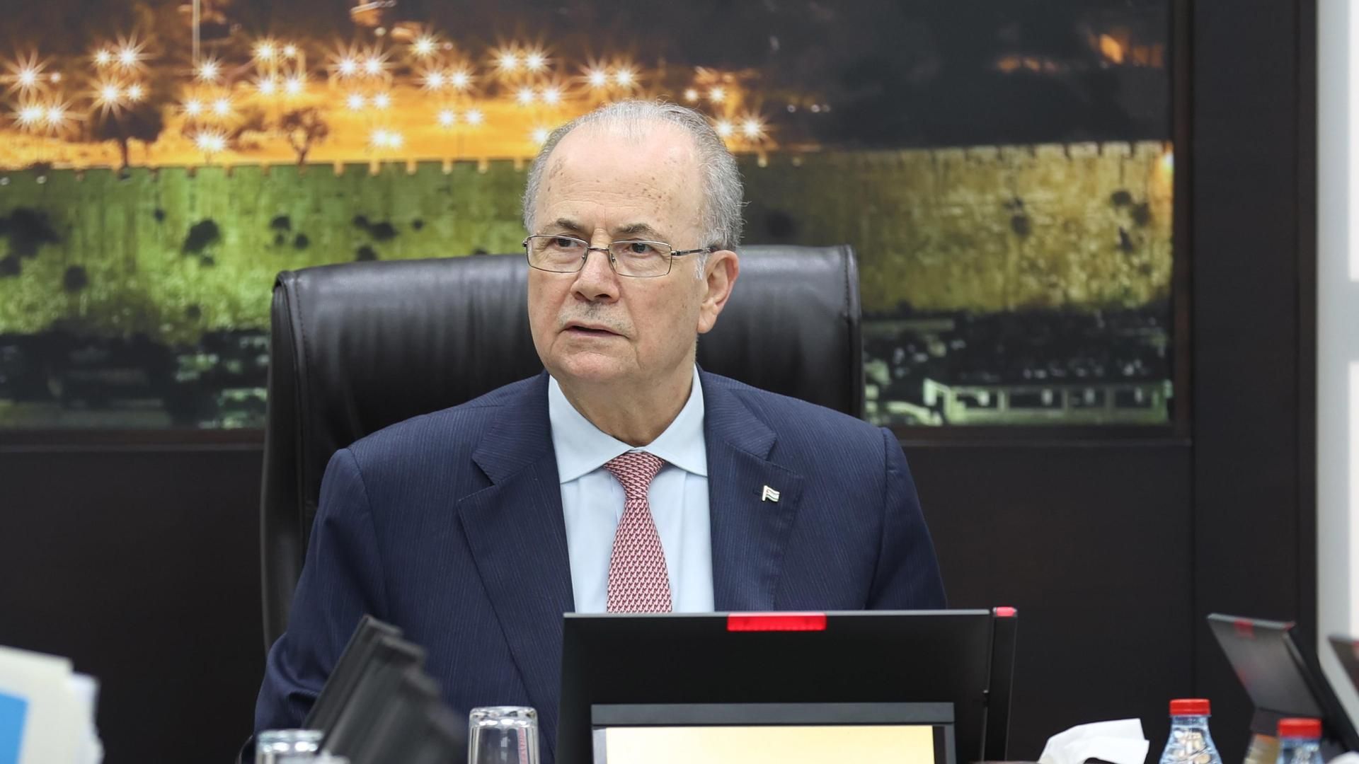 El primer ministro palestino dice que Hamás debe entregar las armas y dar el control de Gaza