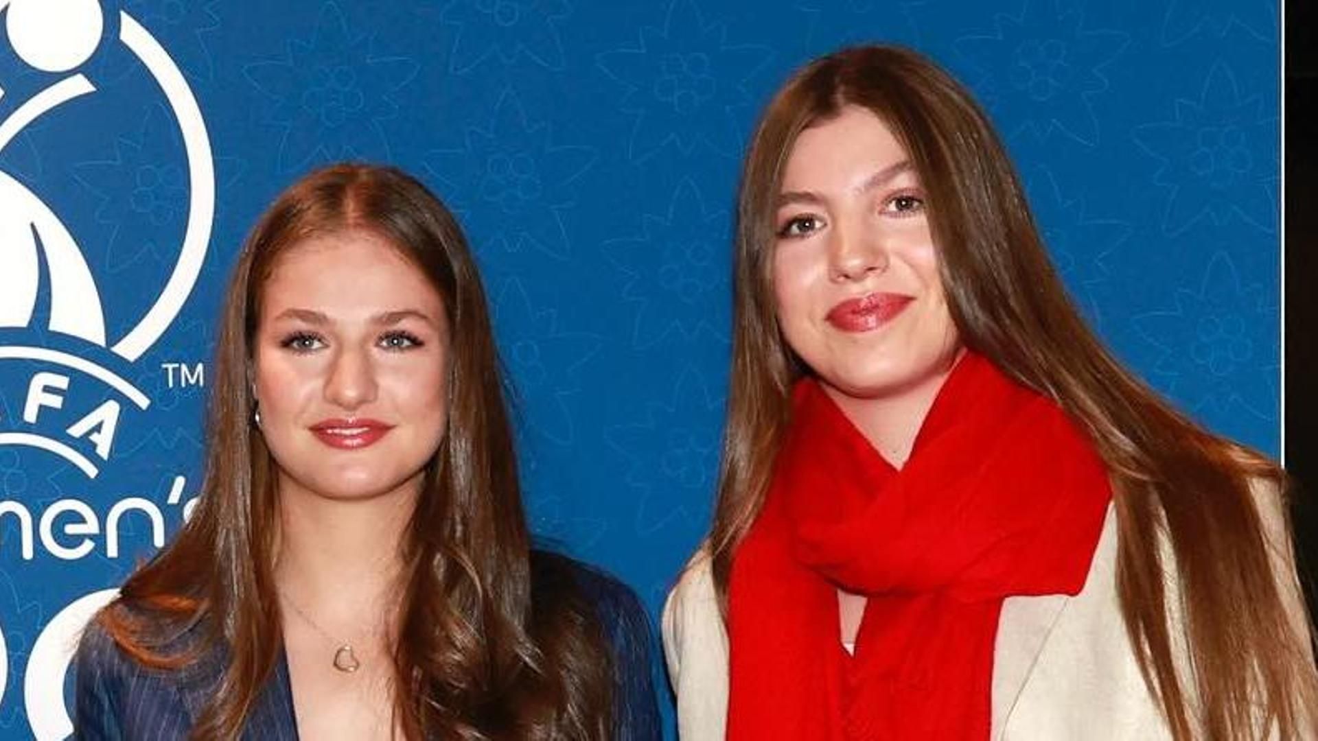 El secreto de la bufanda roja que llevó la infanta Sofía en la final de la Eurocopa y que acaparó todas las miradas