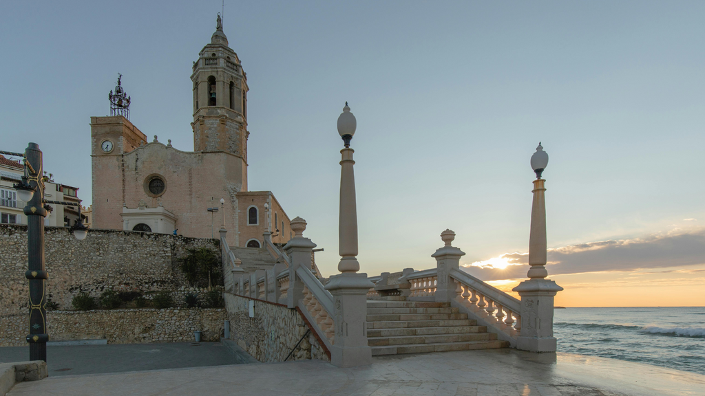 Estos destinos como Sitges invitan a desconectar y disfrutar