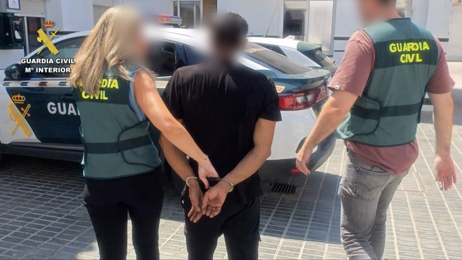 Imagen del detenido por los agentes de la Guardia Civil
