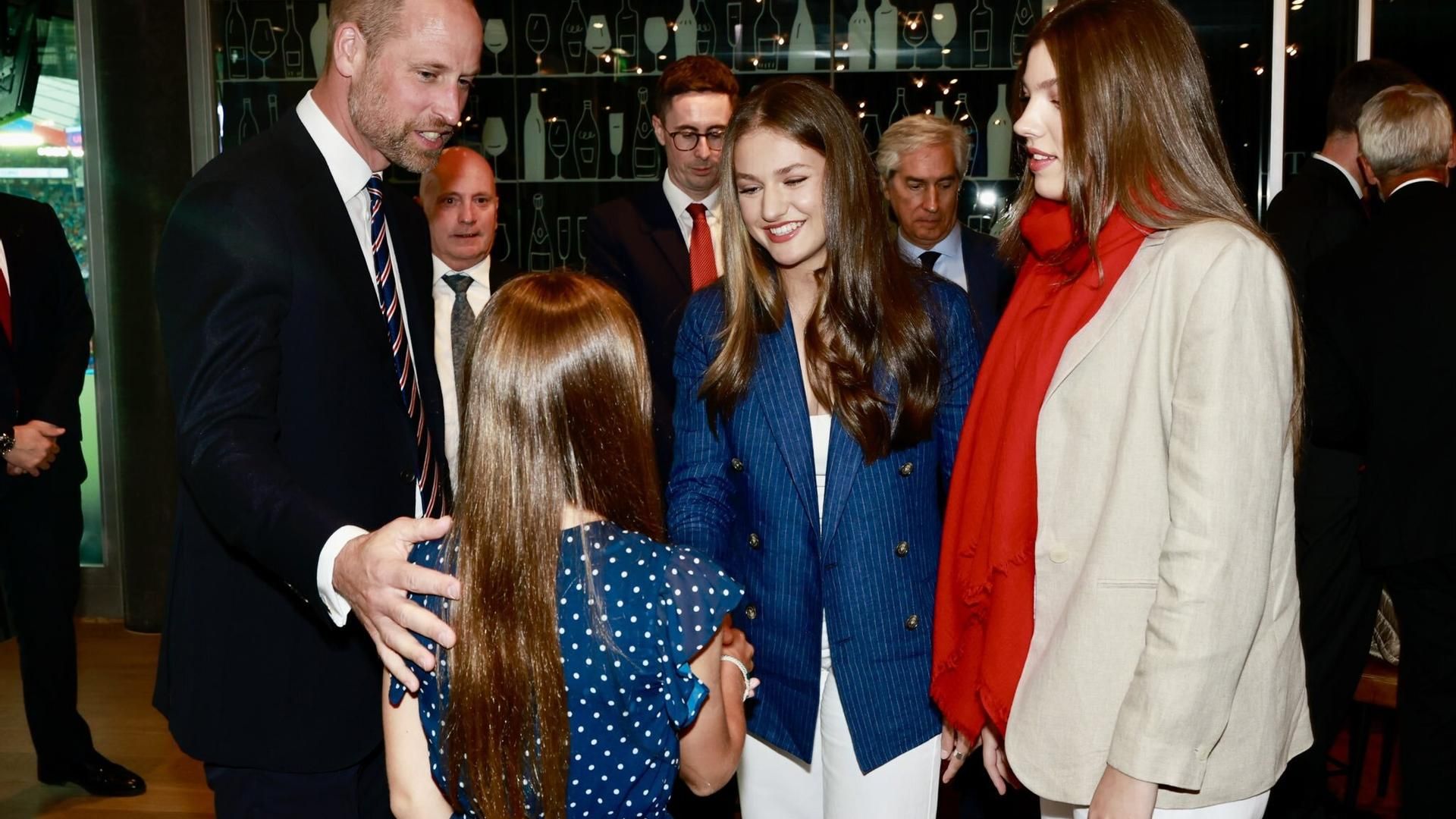 Leonor y Sofía, junto al príncipe Guillermo y su hija, la princesa Charlotte, en Basilea