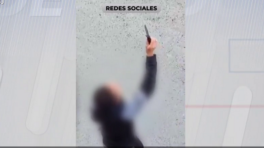 Lluvia de macetas para enfrentarse a un joven con un cuchillo en Centelles