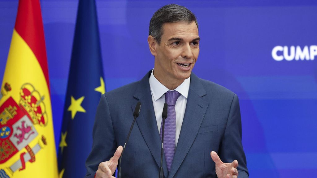 Sánchez reconoce que "queda mucho por hacer", anuncia presupuestos para 2026 y deja la puerta abierta a Puigdemont