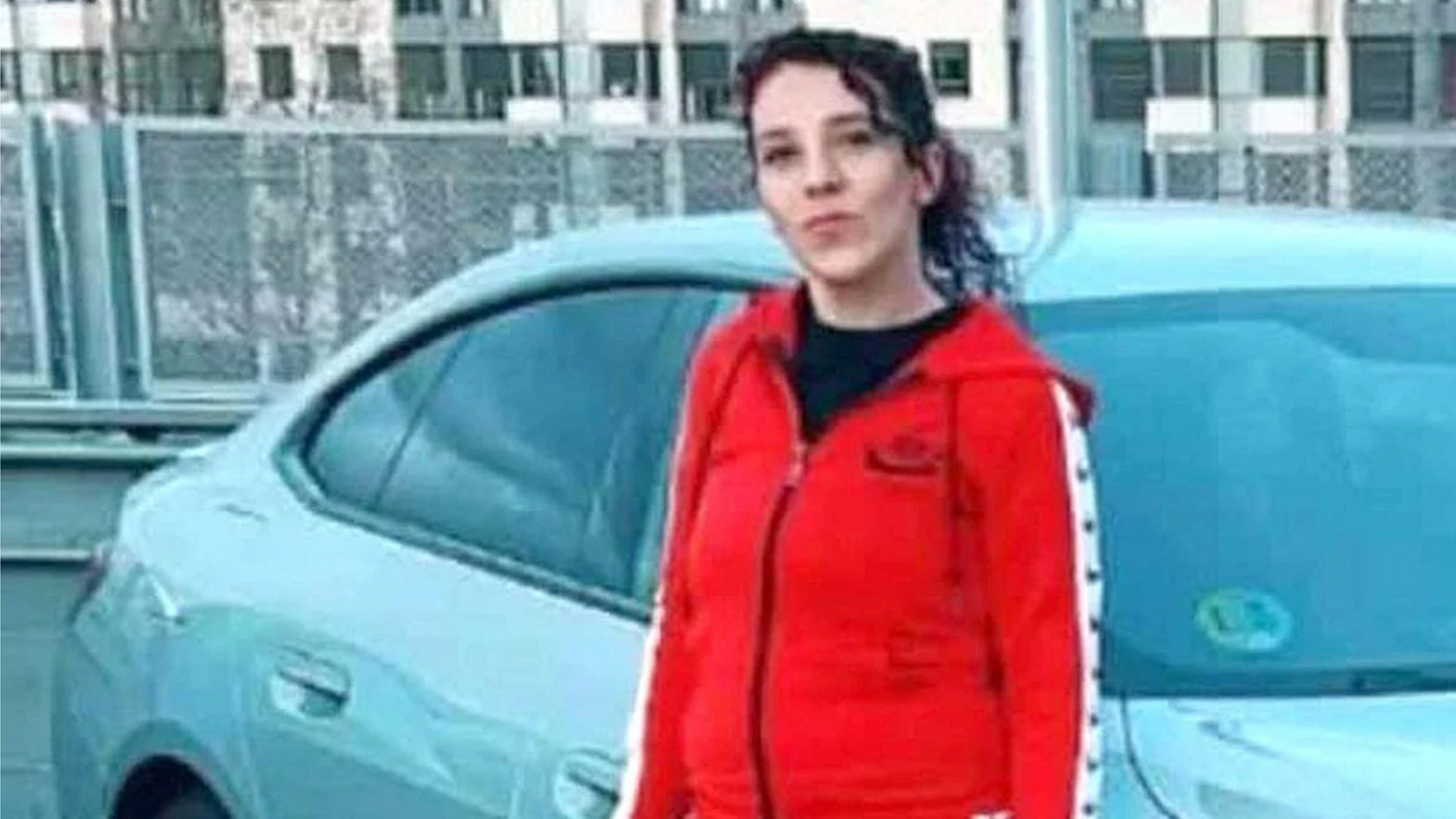 Vestía un chándal rojo cuando se la vio por última vez