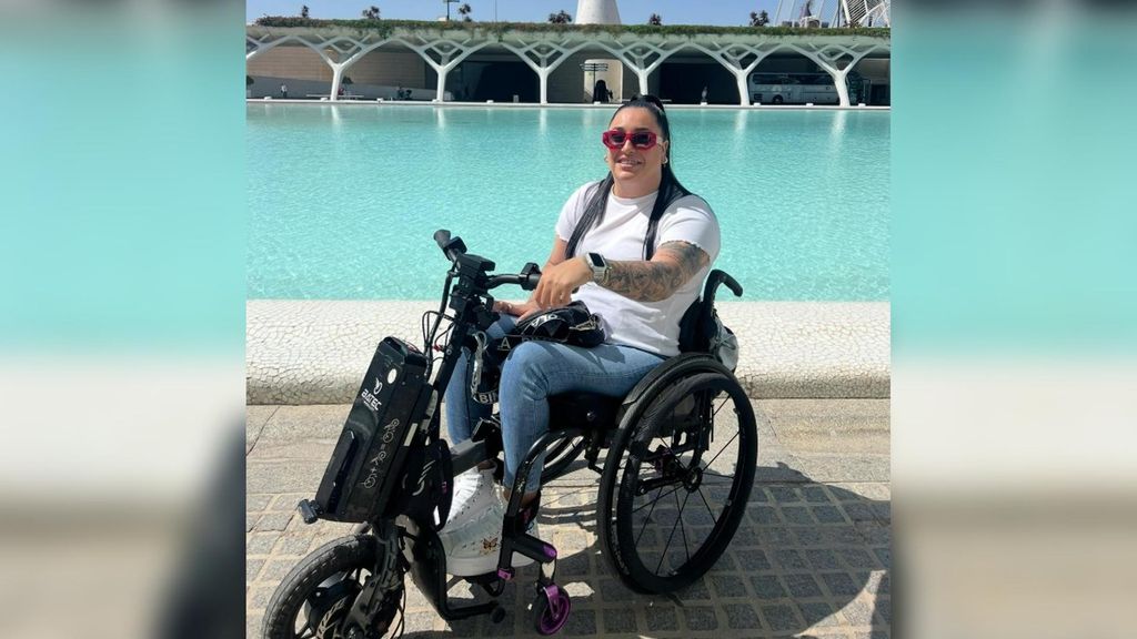 Maria José en un silla de ruedas antes del robo