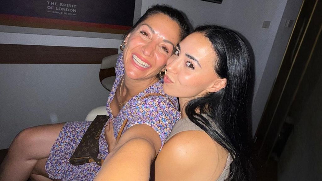 Nagore Robles y Carla Flila