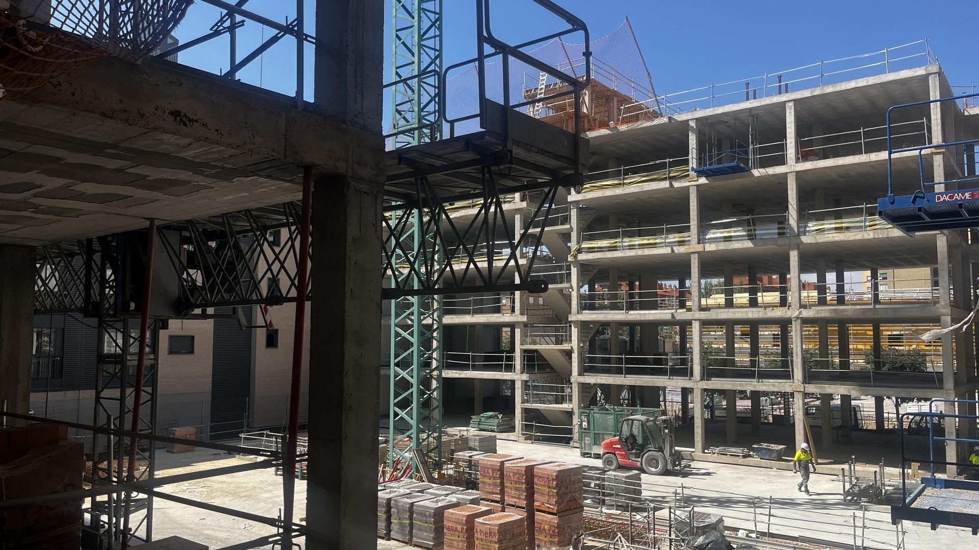 Un edificio de viviendas en construcción en Aragón.