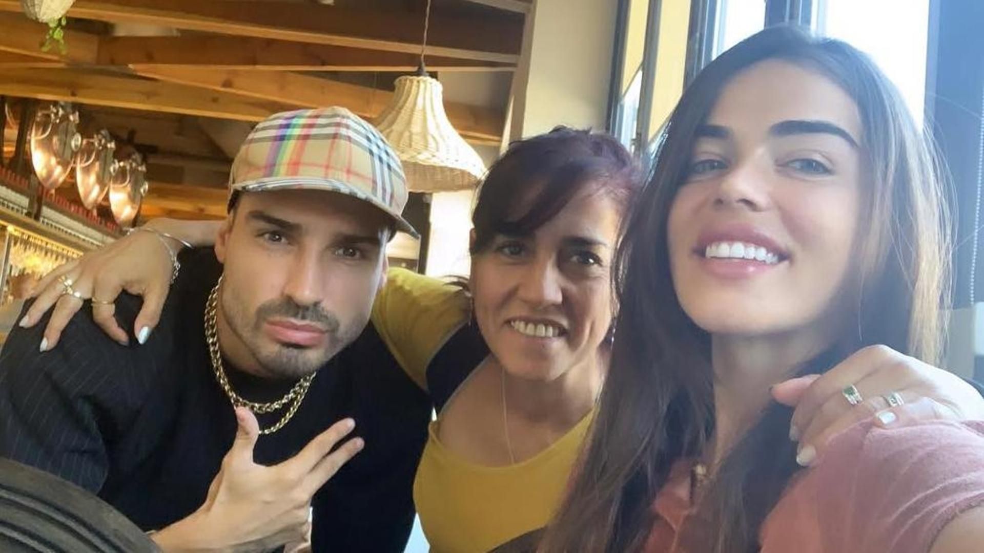 Alicia Quintana, junto a su hijo, Fabio Colloricchio, y Violeta Mangriñán