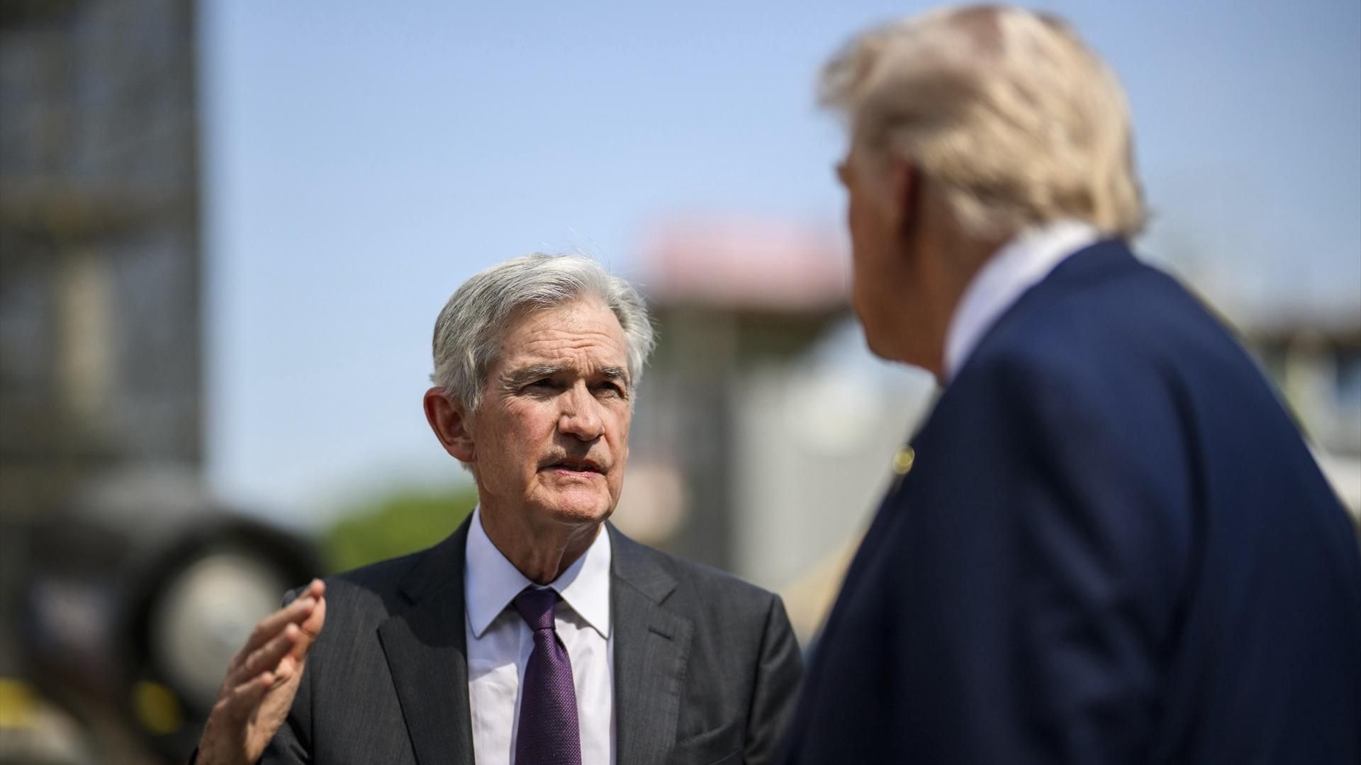 EuropaPress 6874961 24 july 2025 us washington us federal reserve chairman jerome powell left