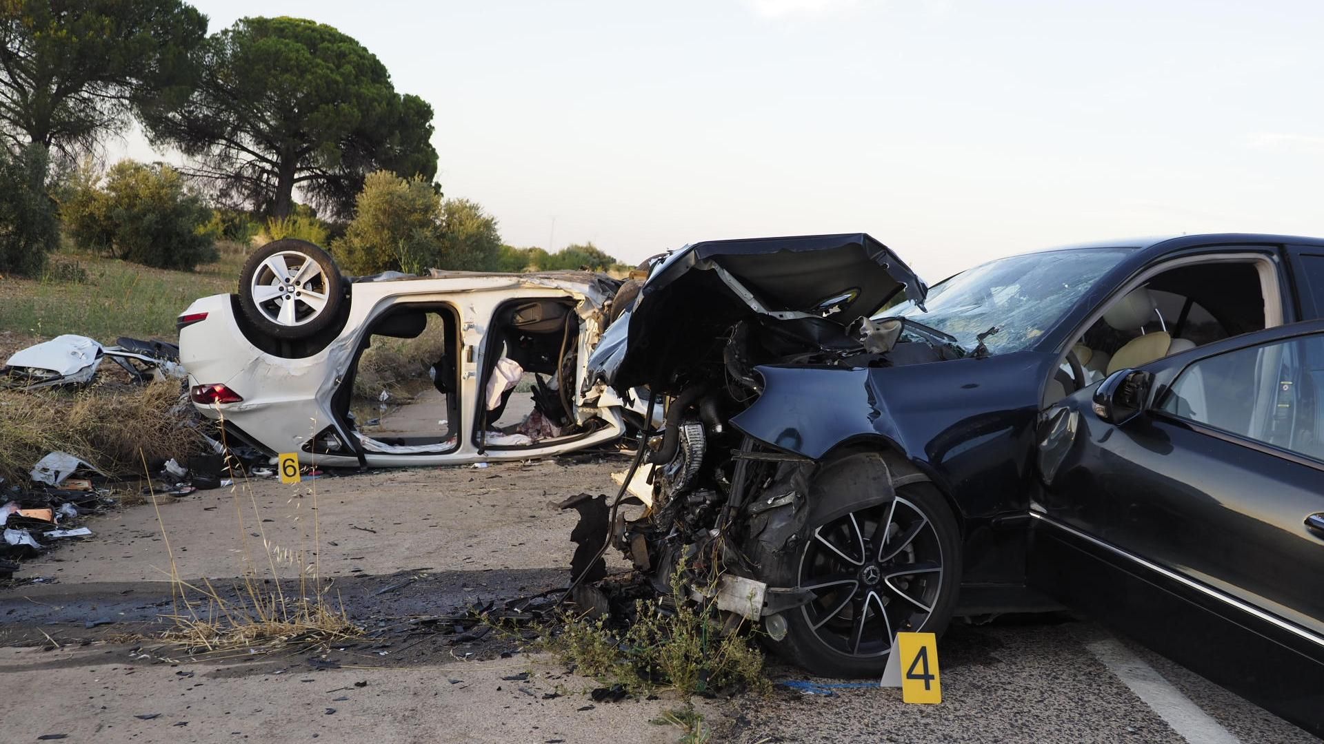 La madre de los niños muertos en el accidente de Sisante, en Cuenca, intentó reanimarlos La madre de los niños muertos en el accidente de Sisante, en Cuenca, intentó reanimarlos