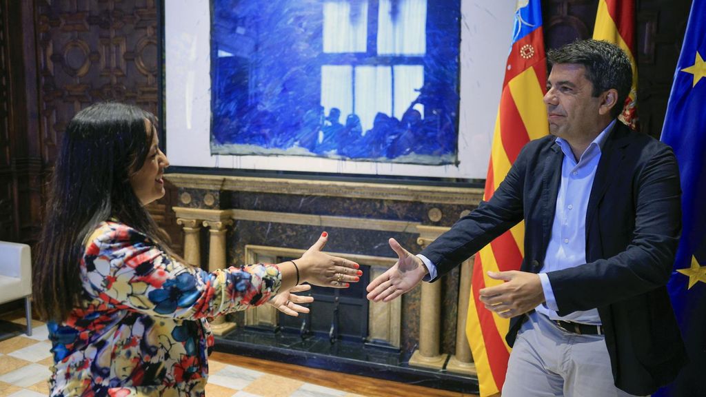Mazón se reúne con la alcaldesa de Catarroja y Feijóo confiesa que no puede cesar al presidente valenciano