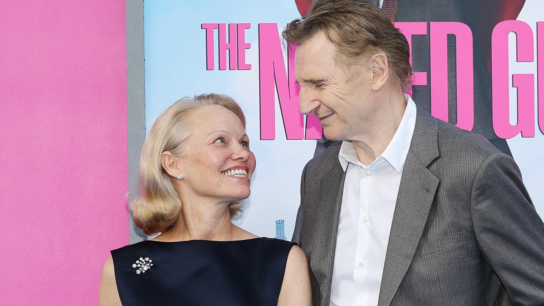 Pamela Anderson y Liam Neeson Pamela Anderson y Liam Neeson