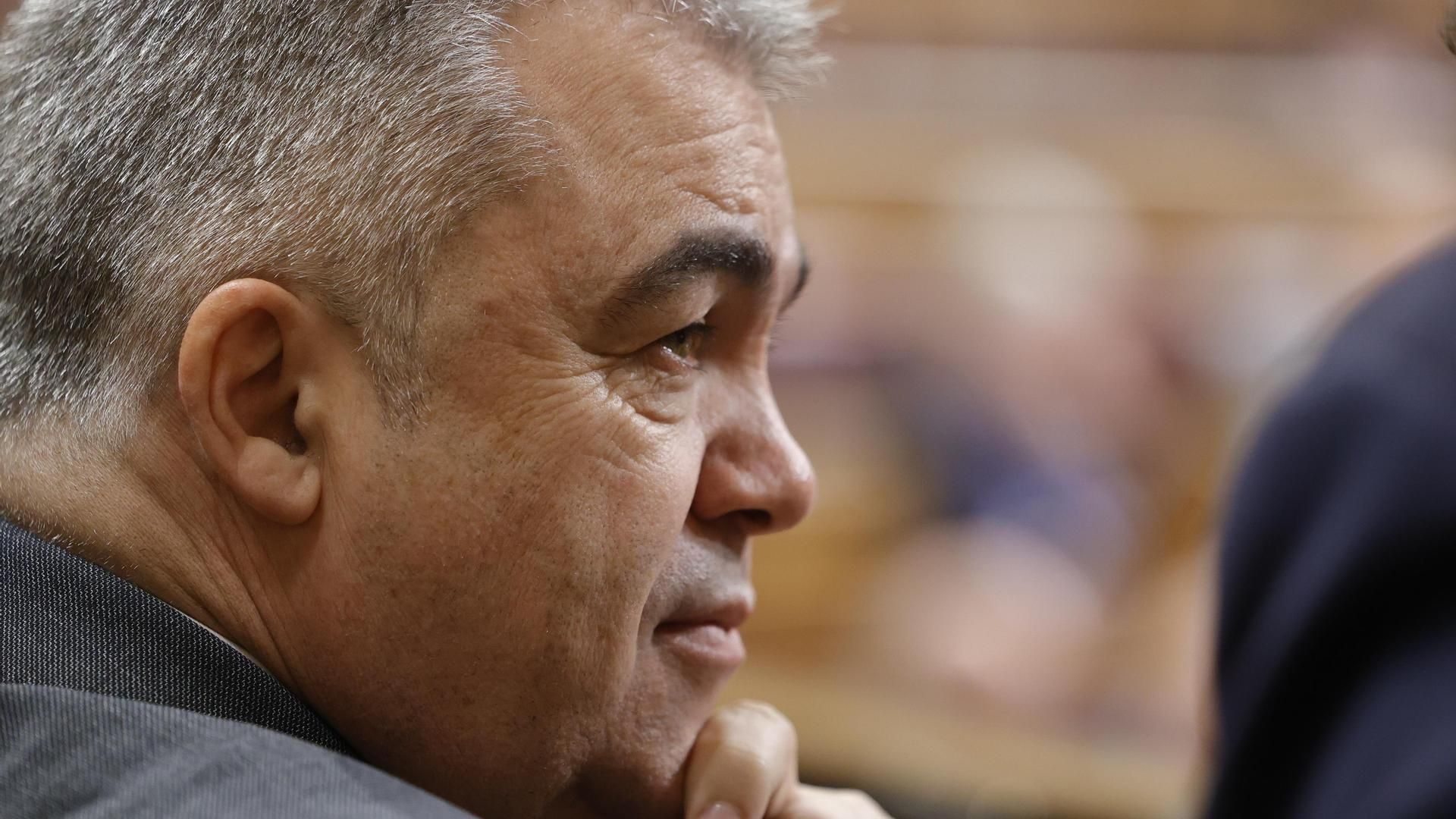 Santos Cerdán pide al Constitucional que suspenda cautelarmente su prisión provisional a la vista de los derechos "en juego" Santos Cerdán pide al Constitucional que suspenda cautelarmente su prisión provisional a la vista de los derechos "en juego"