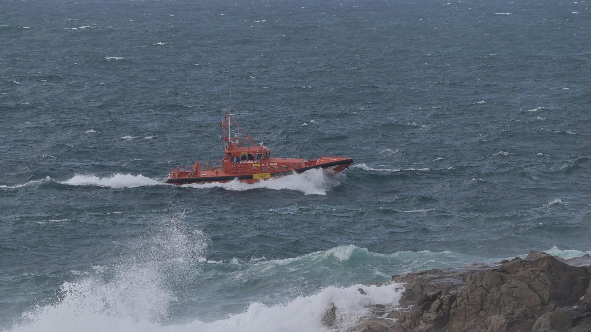 Un barco de salvamento marítimo
