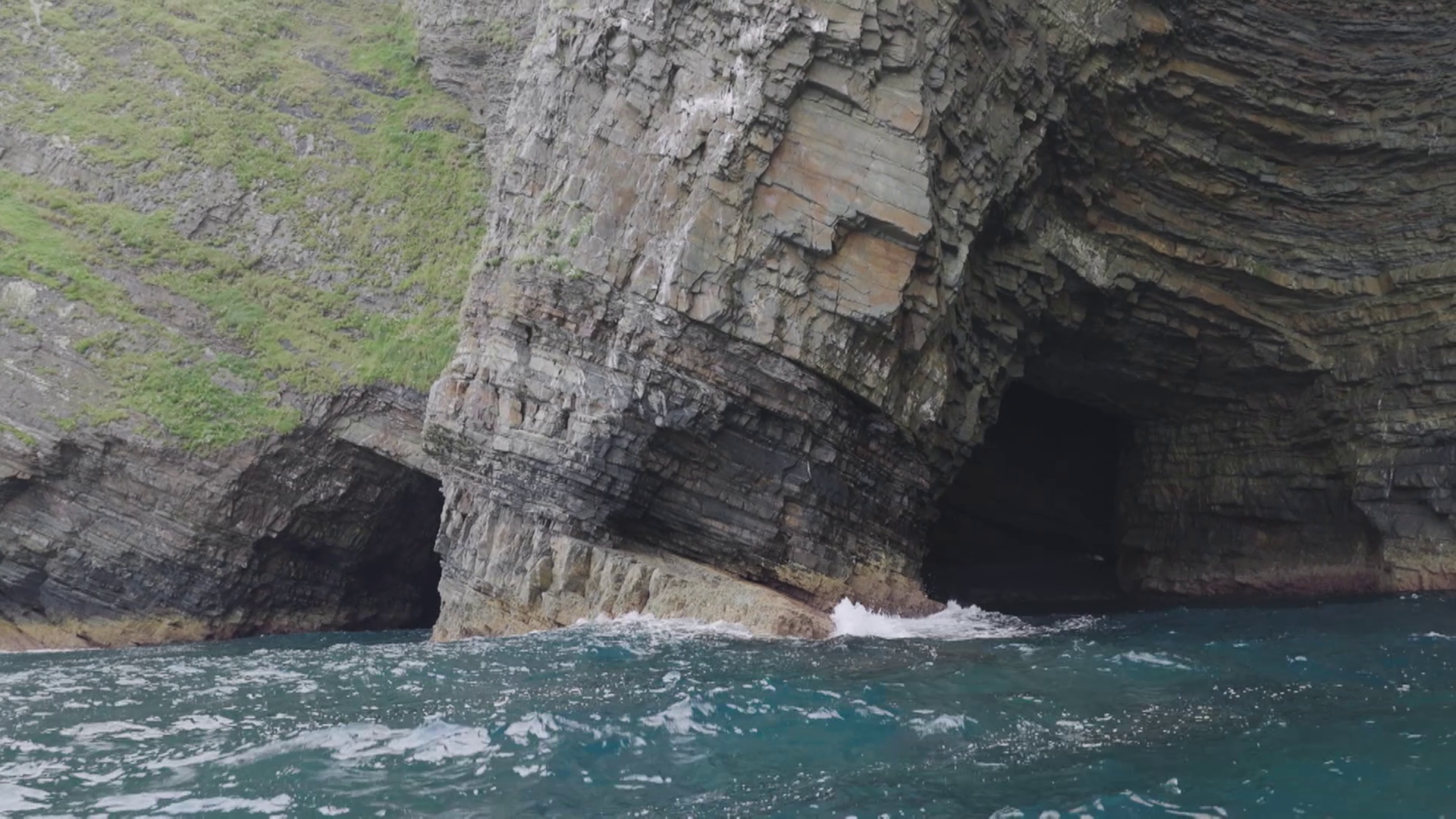 'Viajeros Cuatro' se adentra en la Cueva del Rebeón