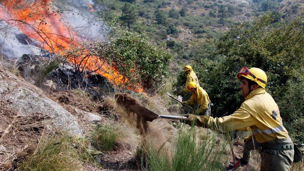 Cómo se lucha contra un incendio cuando el agua no es suficiente