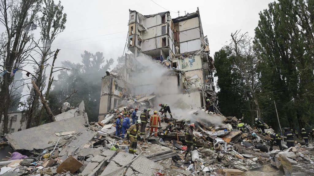 Al menos 14 muertos y 132 heridos tras un ataque ruso con más de 300 drones y ocho misiles sobre Kiev