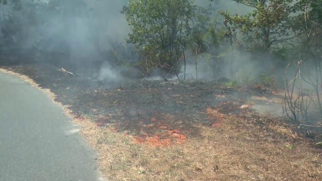 El incendio de A Cañiza, en Pontevedra, se suma al de Ávila y Las Hurdes: ha calcinado unas 270 hectáreas y sería intencionado