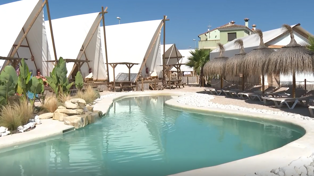 El turismo en campings crece: españoles y extranjeros llenan los alojamientos de verano